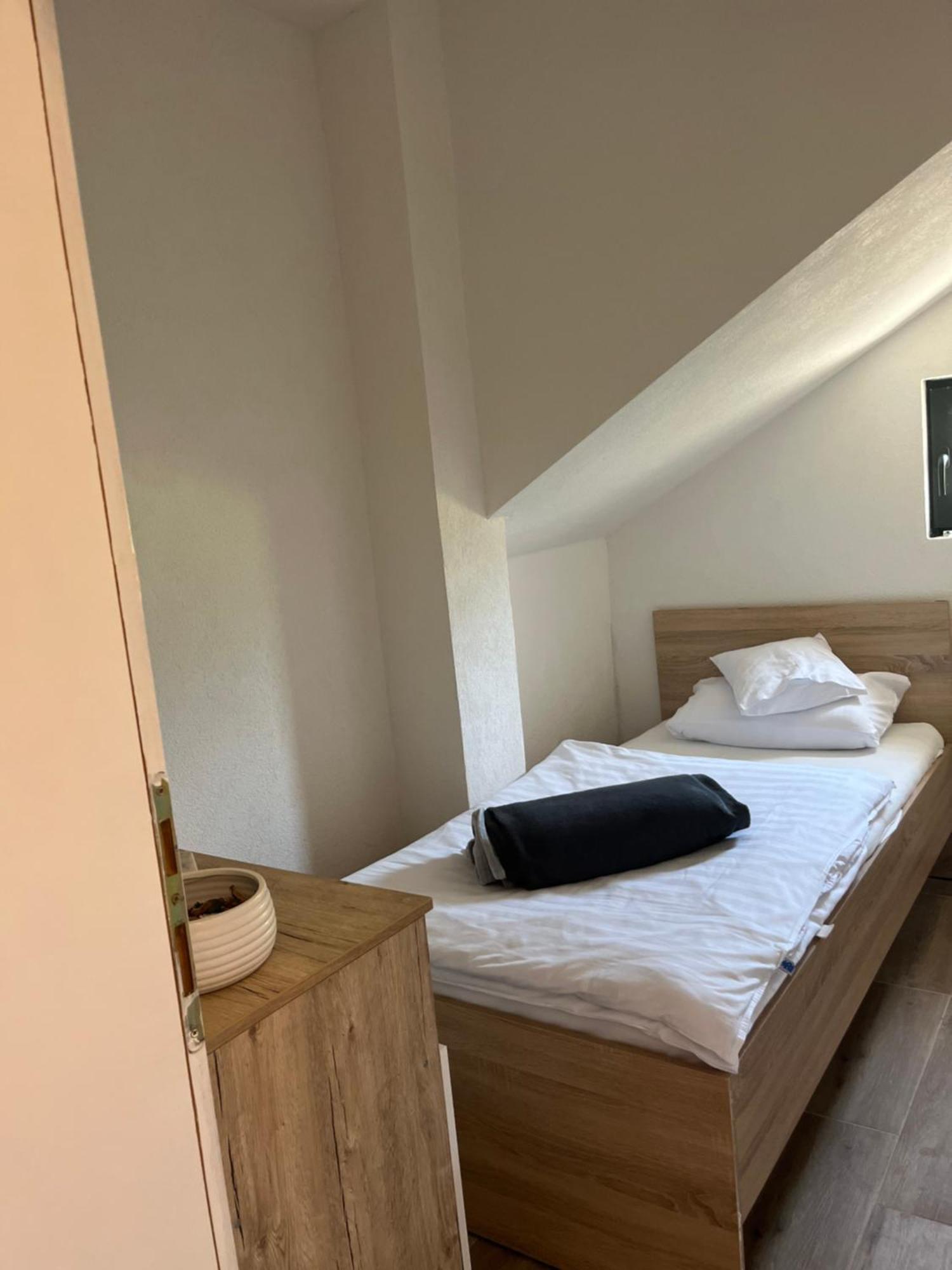 Guest House Eden Bihac Ngoại thất bức ảnh